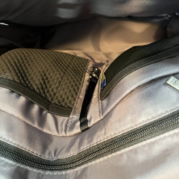 16" Commuter Backpack Laptop Backpack - Picture 10 of 13